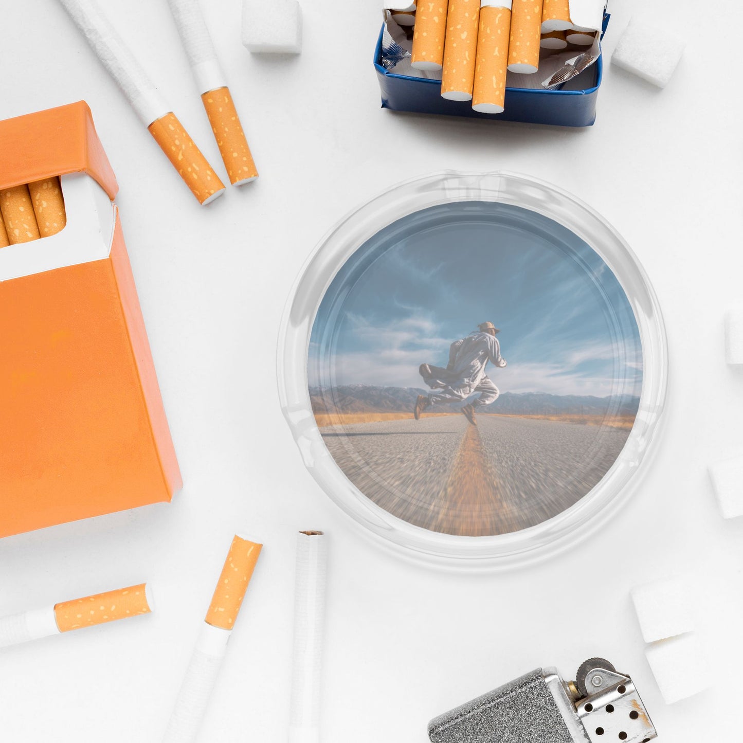 Road Running Art Printed Round Glass Ashtray, Creative Home & Office Decor Ashtray (Diameter 8.5cm)